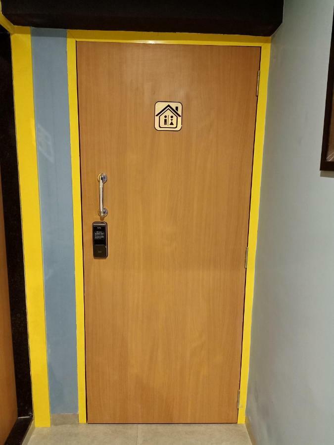 Stay Villa Hostel For Male And Female Mumbai Exterior photo